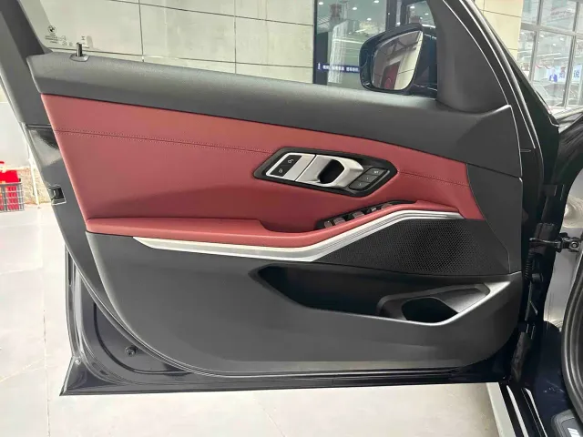 BMW 3 Series — Фото автомобиля 10