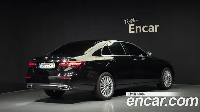 Mercedes-Benz E-Class — Фото автомобиля 2