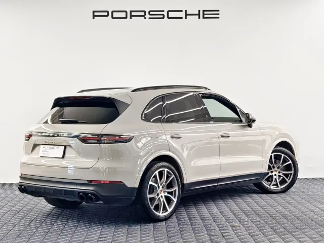 Porsche Cayenne — Фото автомобиля 3