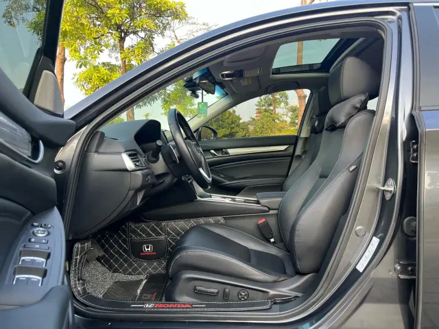 Honda Accord — Фото автомобиля 4