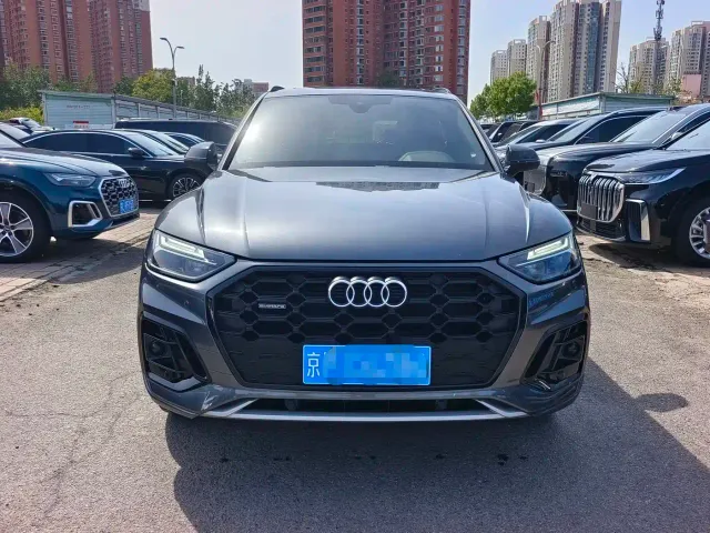 Audi Q5L — Фото автомобиля 2