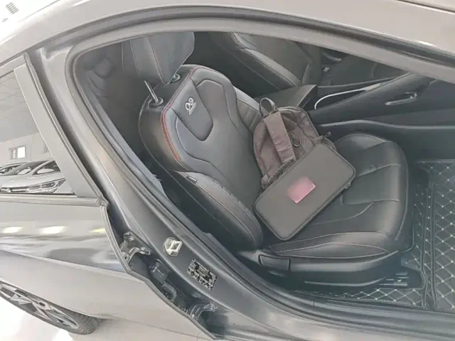 Hyundai Elantra — Фото автомобиля 24