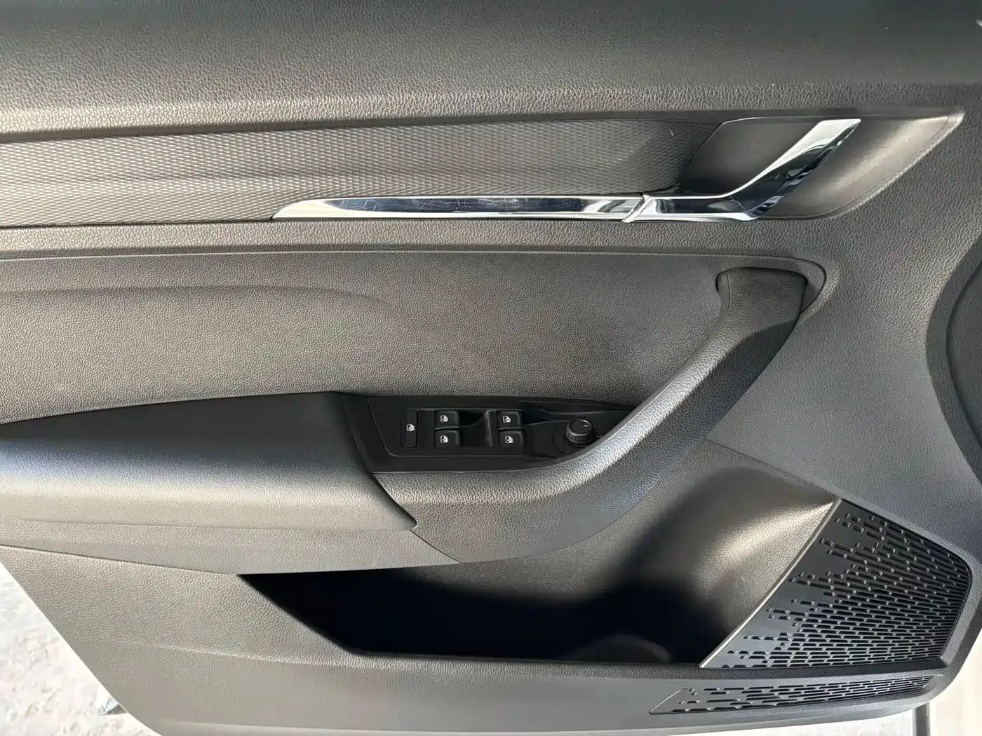 Škoda Kamiq 2022 1.5L Automatic Comfort Edition — Фото автомобиля 7