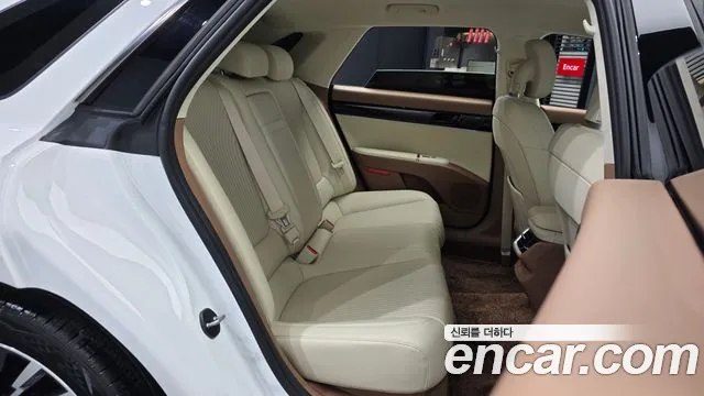 Hyundai Grandeur GN7 — Фото автомобиля 18