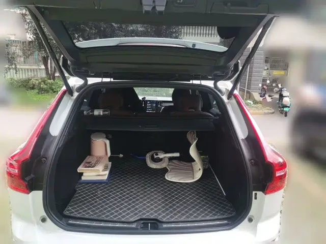 Volvo XC60 — Фото автомобиля 20
