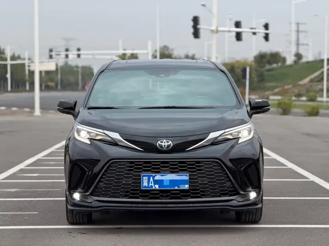 Toyota Granvia — Фото автомобиля 2