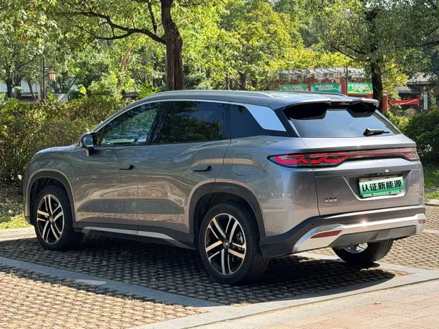 BYD Song L DM-i — Фото автомобиля 18