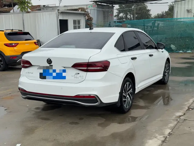 Volkswagen Lavida — Фото автомобиля 9