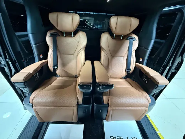 Toyota Alphard — Фото автомобиля 20