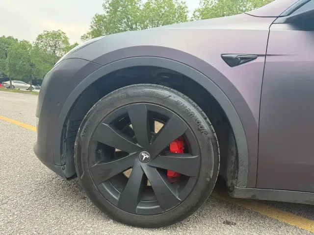 Tesla Model Y — Фото автомобиля 14