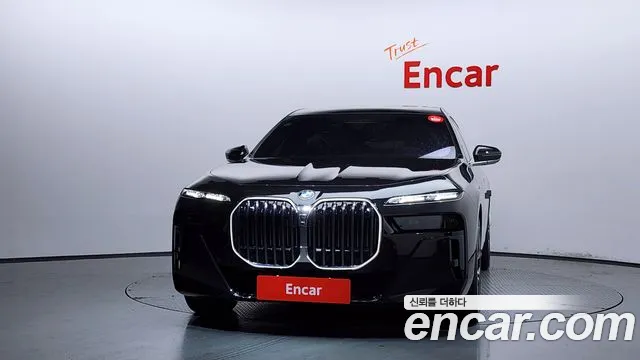 BMW 7-Series 7 серия (G70) 740i xDrive M Sport — Фото автомобиля 3