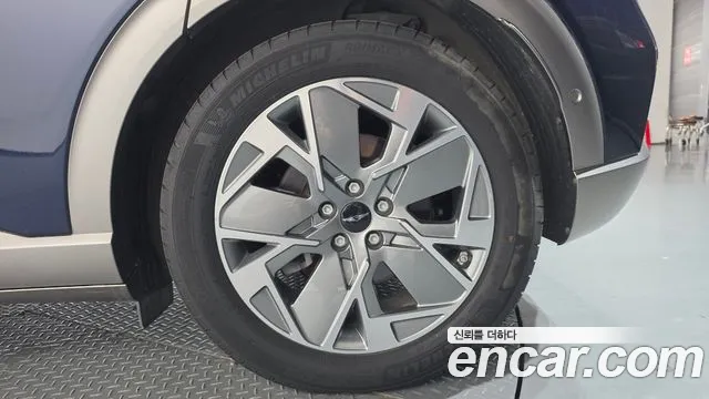 Genesis GV60 — Фото автомобиля 21