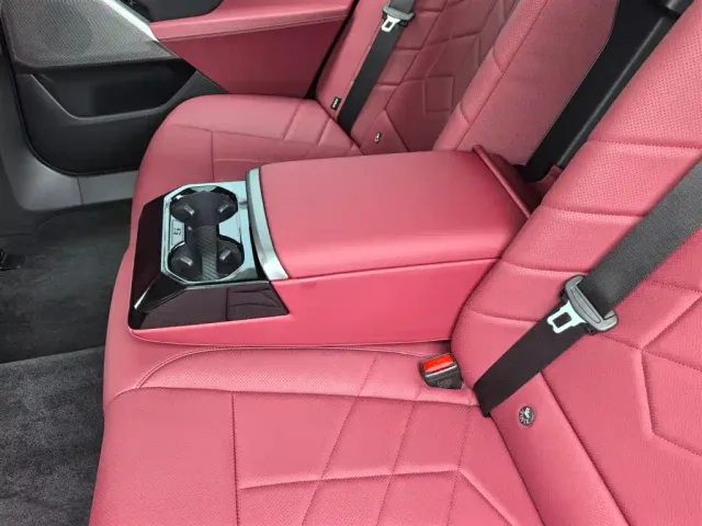 BMW i5 — Фото автомобиля 16