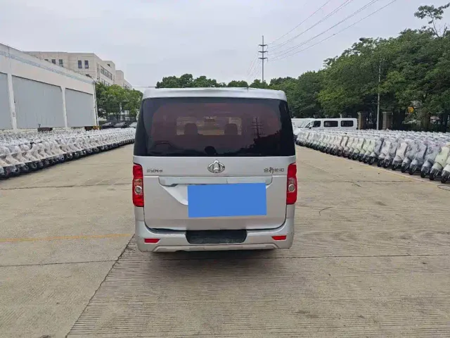 Changan Ruixing M90 — Фото автомобиля 6