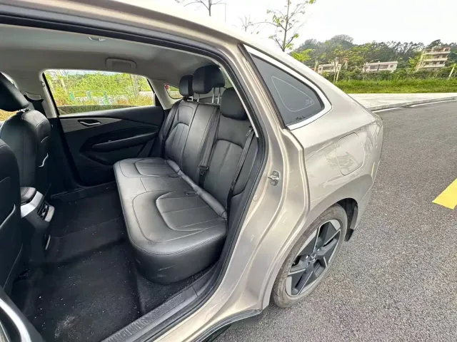 Wuling Starlight — Фото автомобиля 8