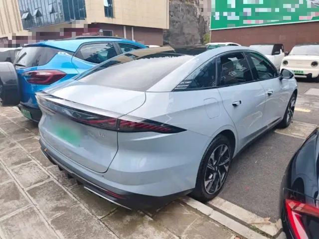 Geely Galaxy L6 — Фото автомобиля 6