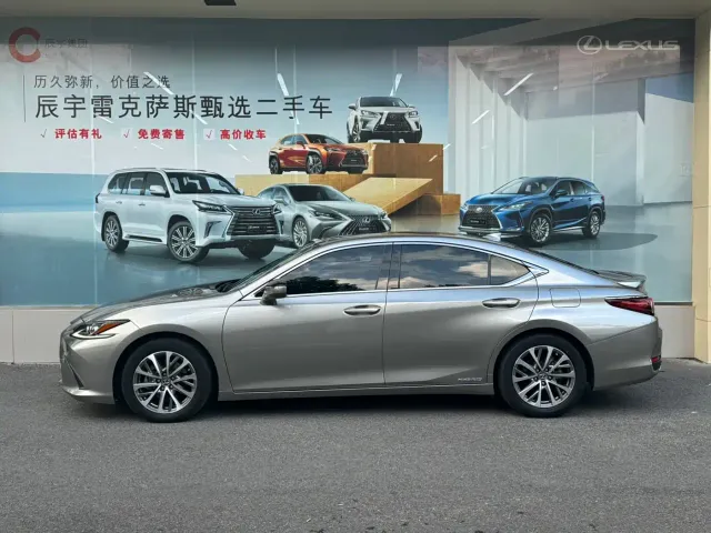 Lexus ES — Фото автомобиля 6