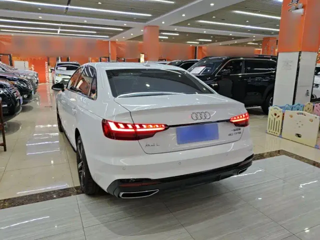 Audi A4L — Фото автомобиля 4