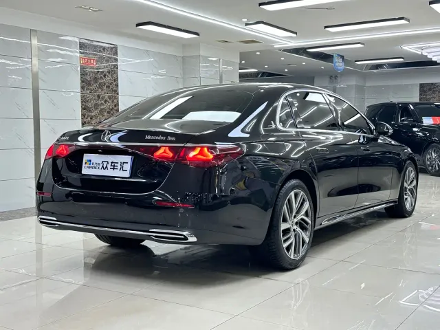 Mercedes-Benz E-Class — Фото автомобиля 6