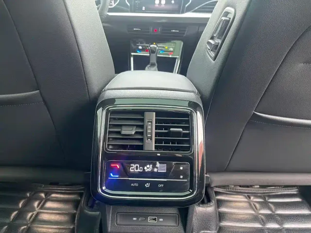 Volkswagen Passat — Фото автомобиля 16