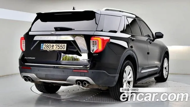 Ford Explorer — Фото автомобиля 4
