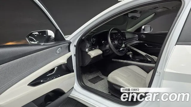 Hyundai Avante CN7 — Фото автомобиля 10