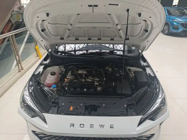 Roewe i5 — Фото автомобиля 19