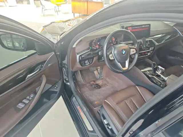 BMW 5 Series — Фото автомобиля 15