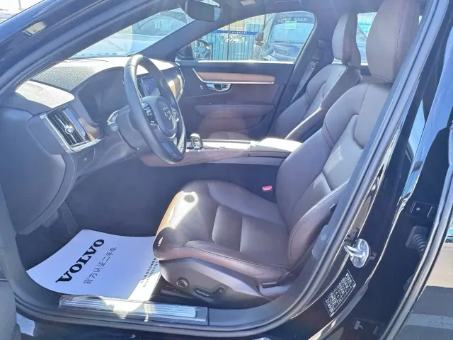 Volvo S90 — Фото автомобиля 11