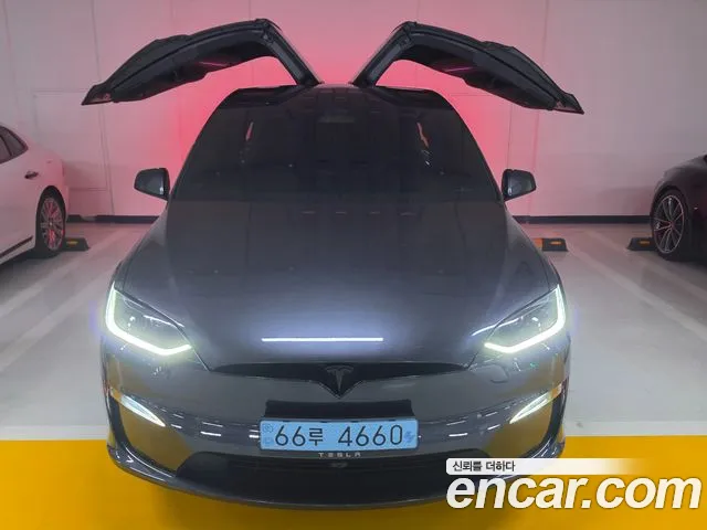Tesla Model X — Фото автомобиля 5
