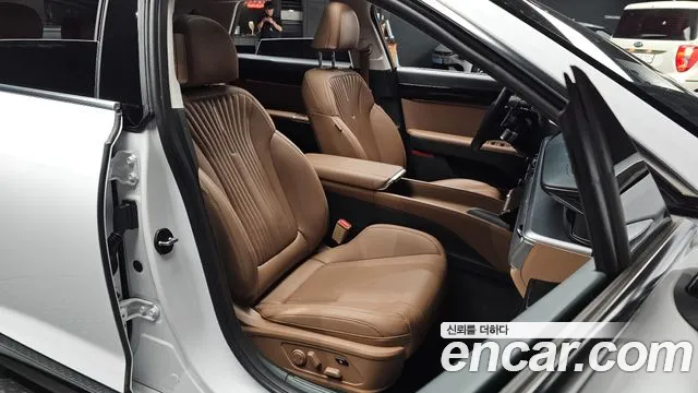 Hyundai Grandeur GN7 — Фото автомобиля 10