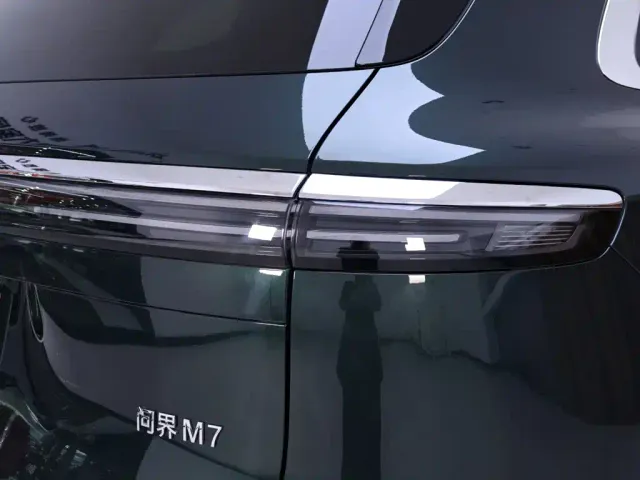 Aito M7 — Фото автомобиля 9