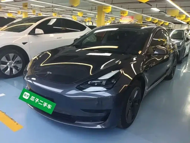 Фотография автомобиля — Tesla Model 3