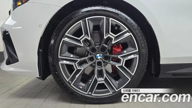 BMW 5-Series 5 серия (G60) 530i xDrive M Sport Pro Special Edition — Фото автомобиля 4