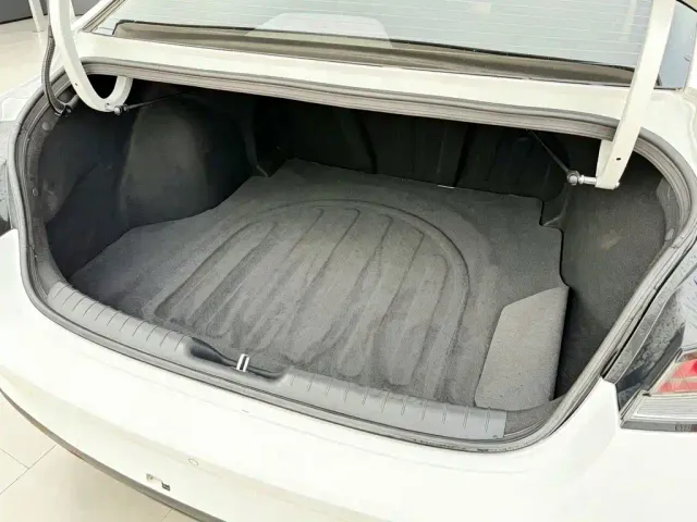 Hyundai Elantra — Фото автомобиля 12