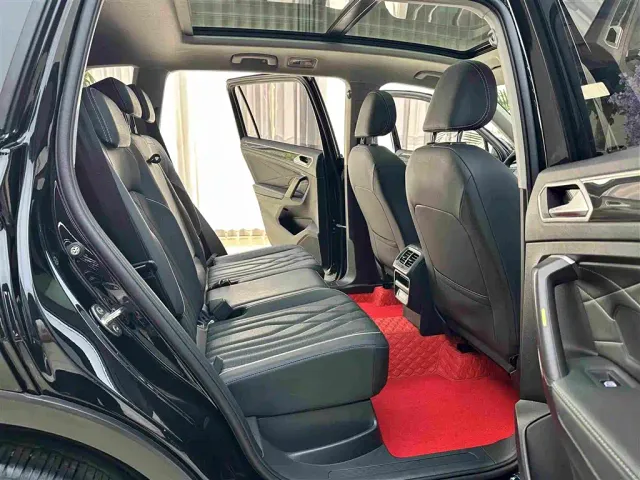 Volkswagen Tiguan L — Фото автомобиля 13