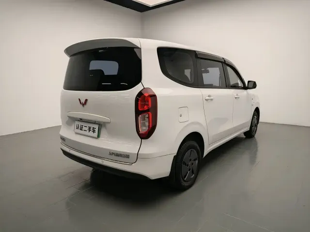 Wuling Hongguang — Фото автомобиля 7