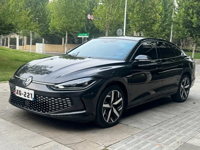 Фотография автомобиля — Volkswagen Lamando