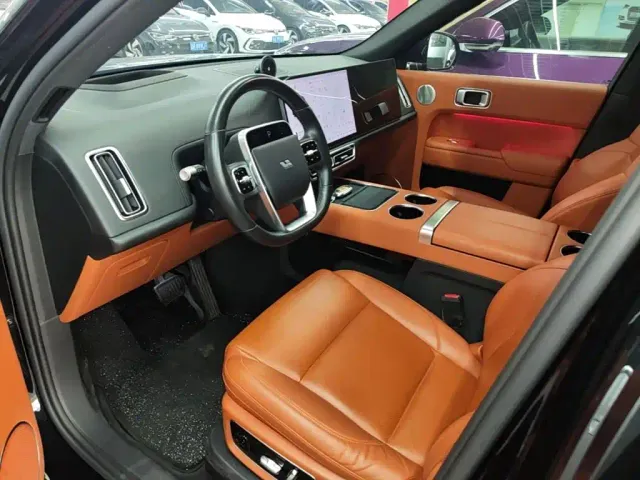 Li Auto L8 — Фото автомобиля 15