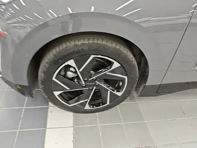 Lynk & Co Z20 — Фото автомобиля 22