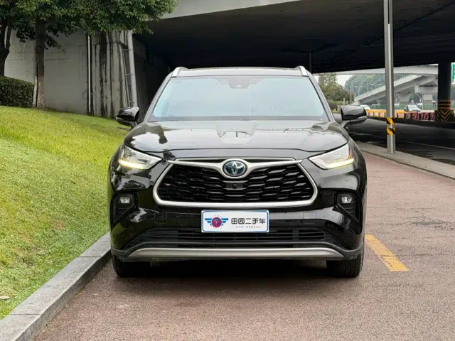 Toyota Highlander — Фото автомобиля 2