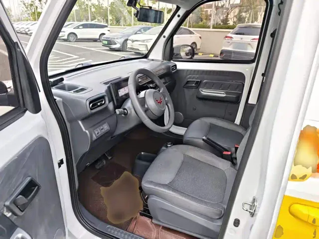 Wuling Zhiguang NEV — Фото автомобиля 14