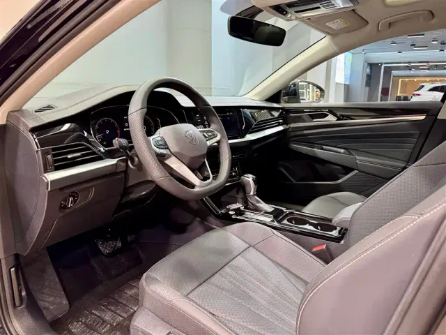 Volkswagen Passat — Фото автомобиля 17