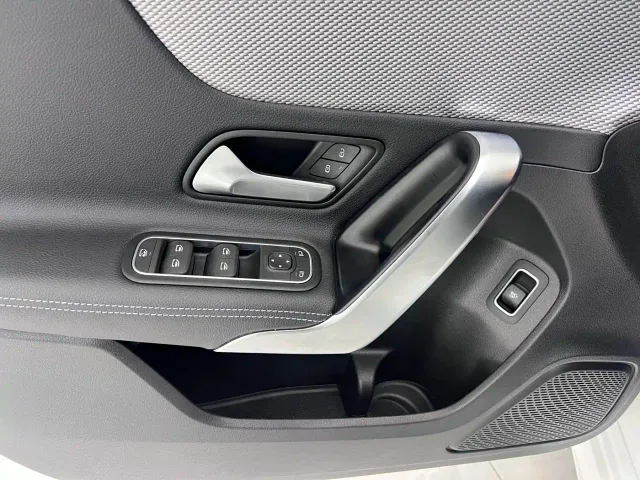 Mercedes-Benz A-Class — Фото автомобиля 9