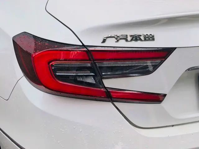Honda Accord — Фото автомобиля 8