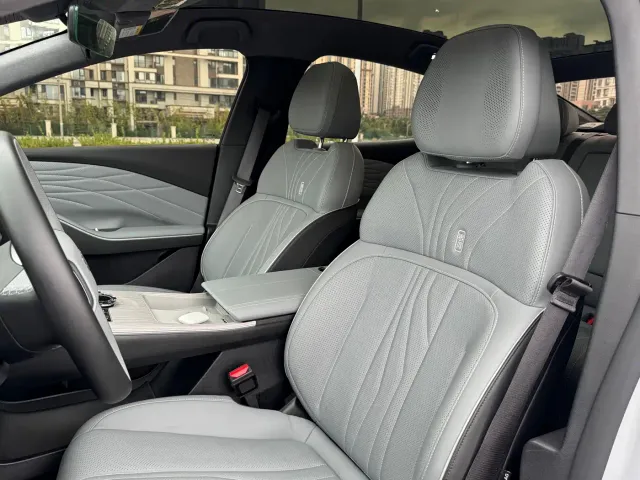 Geely Galaxy E8 — Фото автомобиля 6