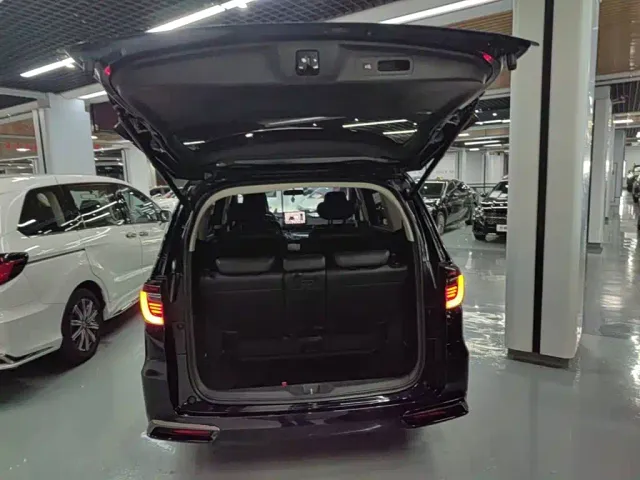Honda Odyssey — Фото автомобиля 18