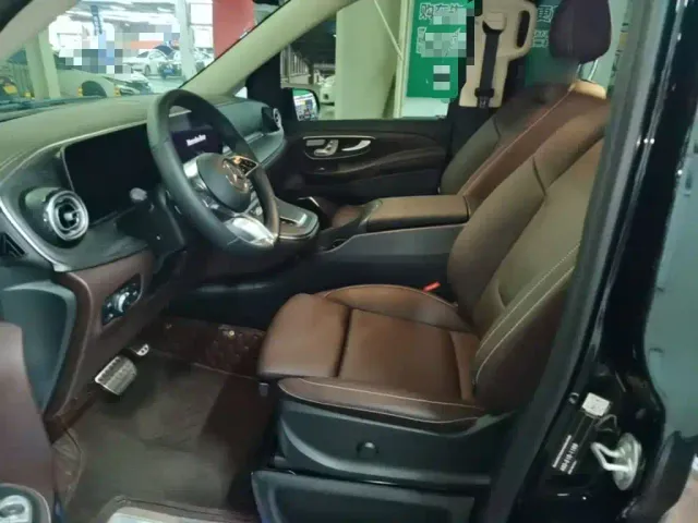 Mercedes-Benz V-Class — Фото автомобиля 14