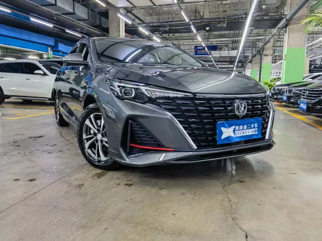 Changan Eado — Фото автомобиля 3