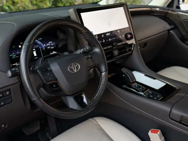 Toyota Alphard — Фото автомобиля 9